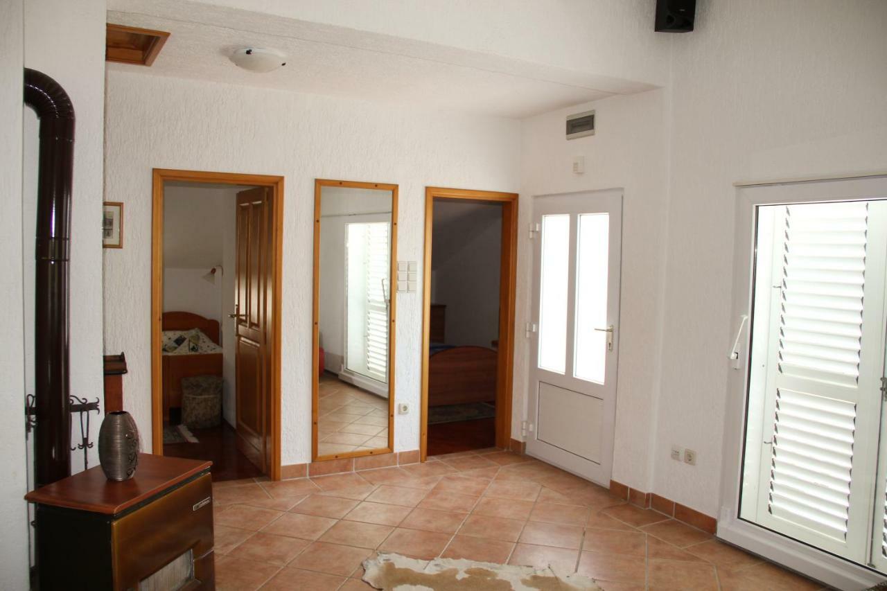 Apartmani Rasan Malinska Exteriér fotografie
